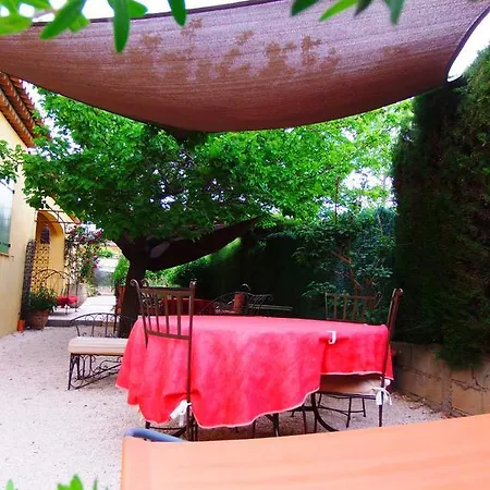 Aux Amandiers 住宿加早餐酒店 3*