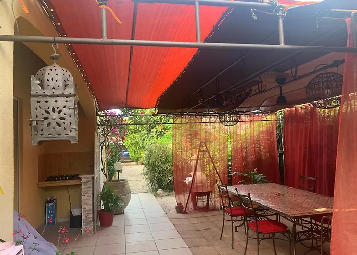 Bed & Breakfast Aux Amandiers Fréjus