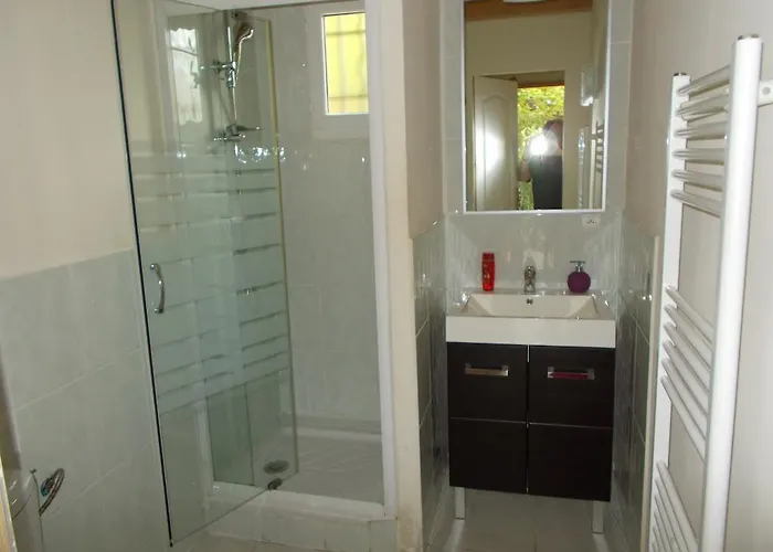 Aux Amandiers Bed & Breakfast 3*