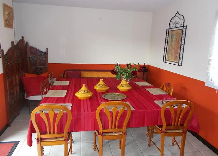 Aux Amandiers Bed & Breakfast