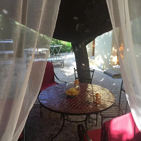 Bed & Breakfast Aux Amandiers Frejus