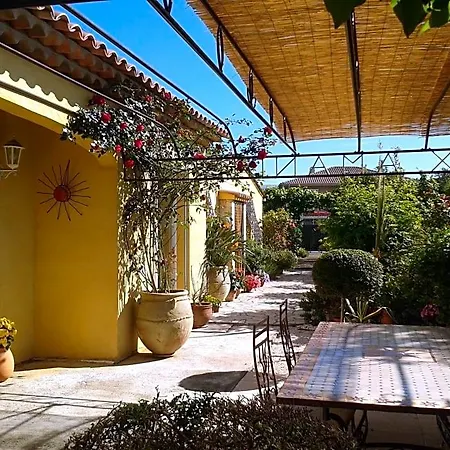 Aux Amandiers לינה וארוחת בוקר Fréjus