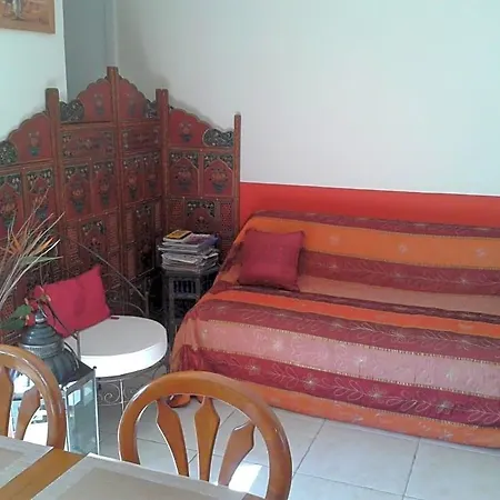 Aux Amandiers לינה וארוחת בוקר Fréjus