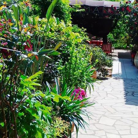 Aux Amandiers Fréjus