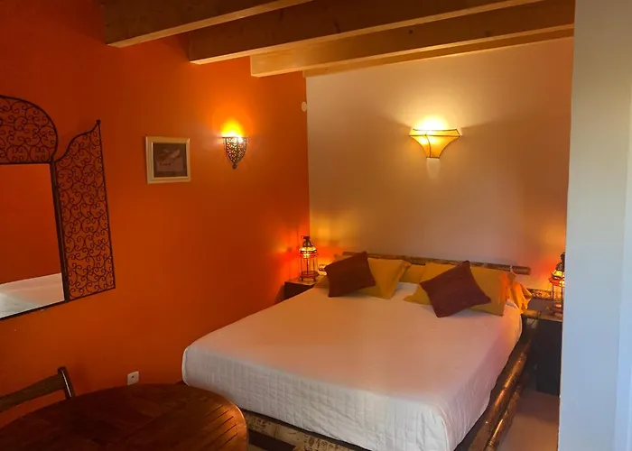 فندق مبيت وإفطار Aux Amandiers