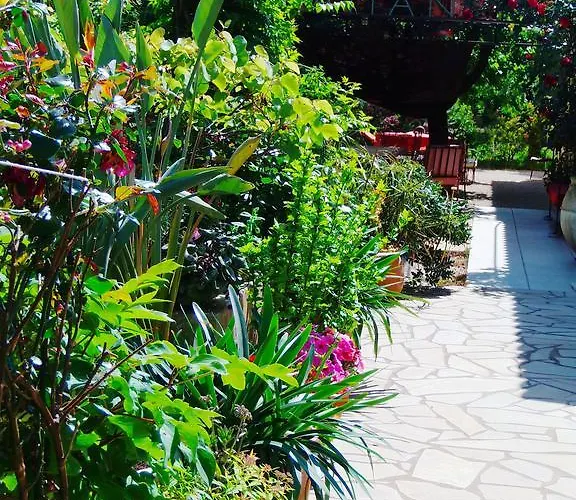 Aux Amandiers Frejus