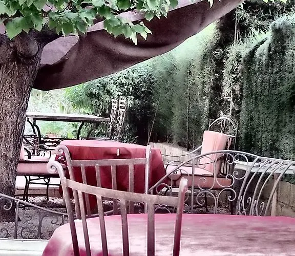 Aux Amandiers فندق مبيت وإفطار