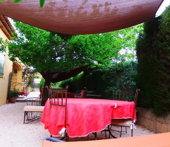 Aux Amandiers فندق مبيت وإفطار 3*